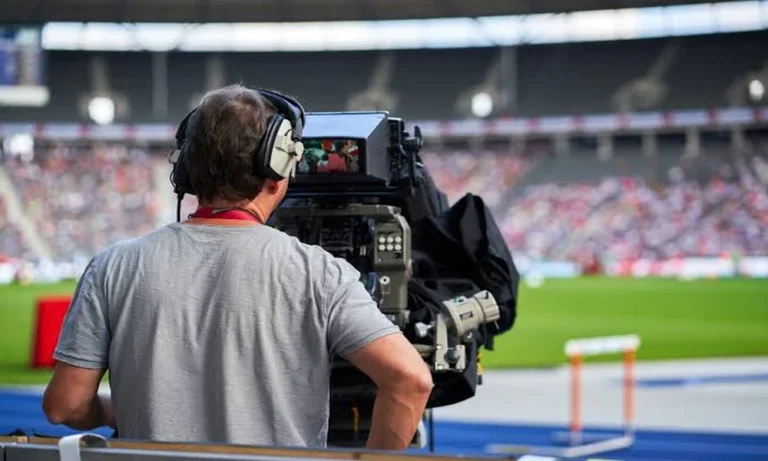 From Stadium to Smartphone: How Football Fandom Is Becoming More Interactive